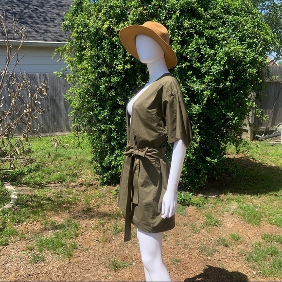 💋NWT Lovers + Friends Plunging Utility Short Romper - Picture 9 of 15